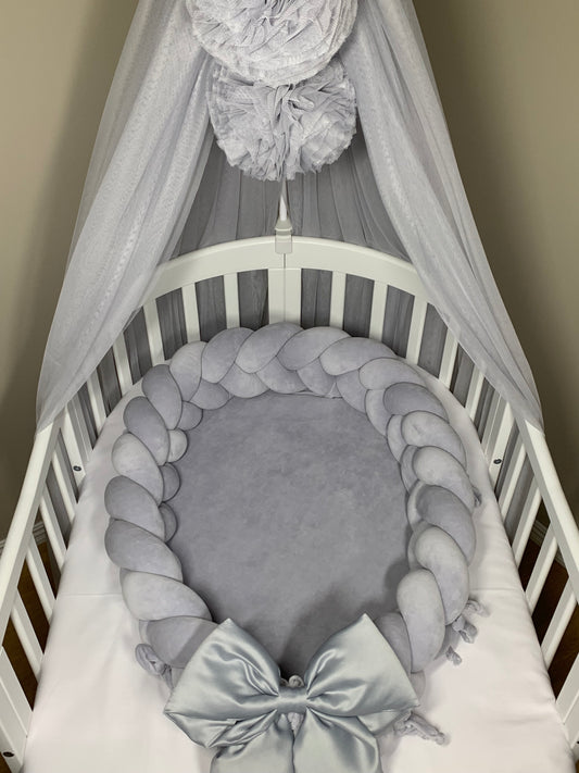 BABYNEST TRESSE - MED AVTAGBAR FLÄTA & ROSETT