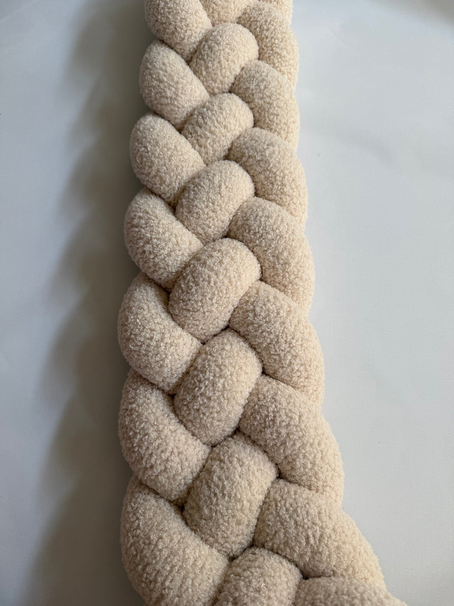 SOVFLÄTA SPJÄLSKYDD FYRFLÄTAD LJUSBEIGE TEDDY